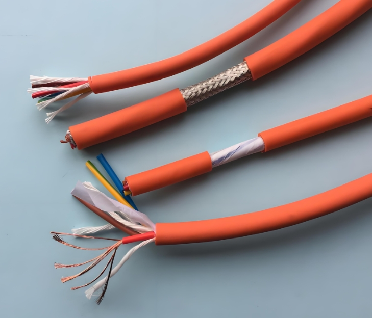 新興電纜給您講解電線電纜絕緣材料的特點(diǎn).jpg